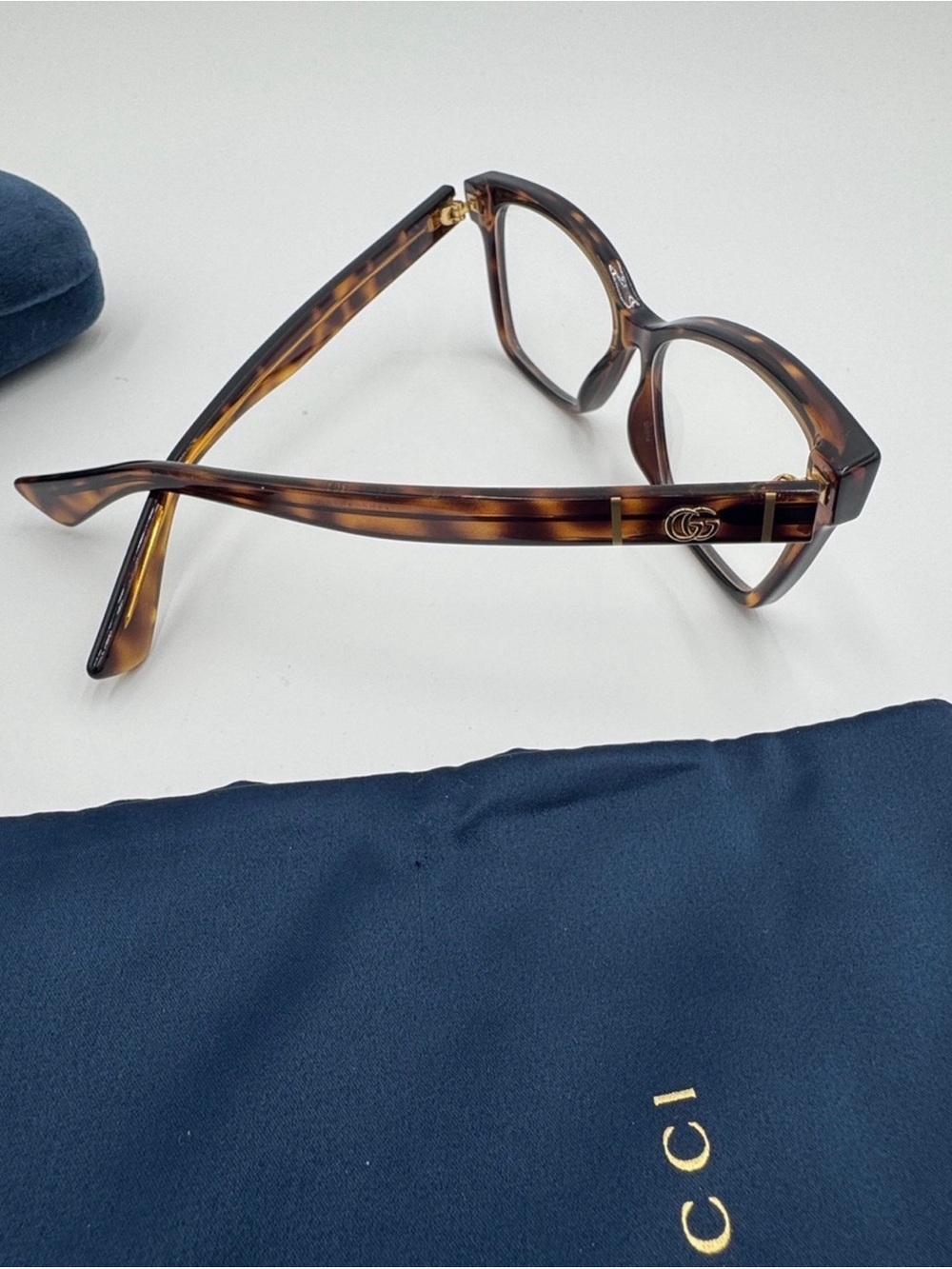 Gucci Tortoiseshell Square Glasses with Gold Logo - Brown/Amber